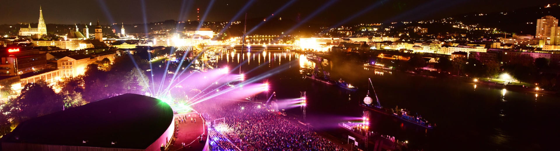 Danube Park - Visualised Klangwolke 2018 © Andreas Röbl