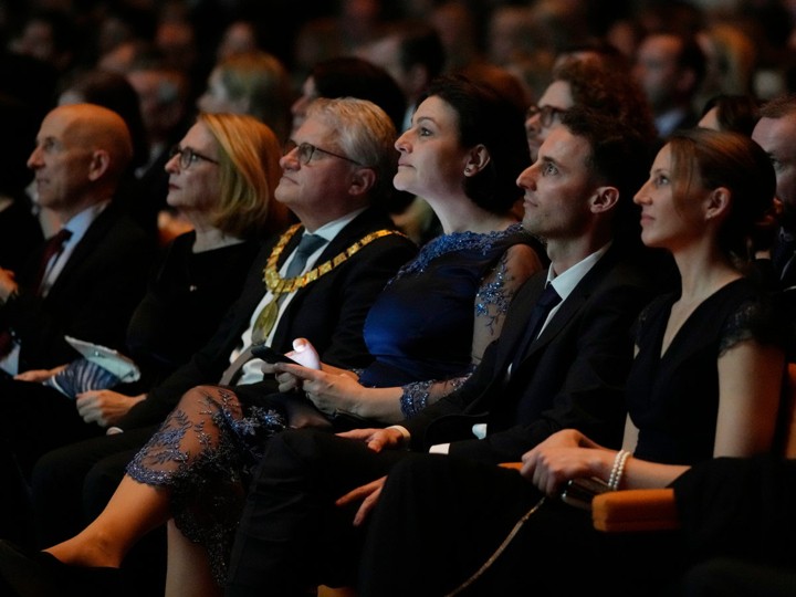 Bundesminister Mag. Dr. Martin Kocher, Zweite Nationalratspräsidentin Doris Bures, Bürgermeister Klaus Luger, Michaela Mader, René Esterbauer BA MBA Kaufmännischer Geschäftsführer LIVA, Anna-Larissa Esterbauer MBA © ReinhardWinkler