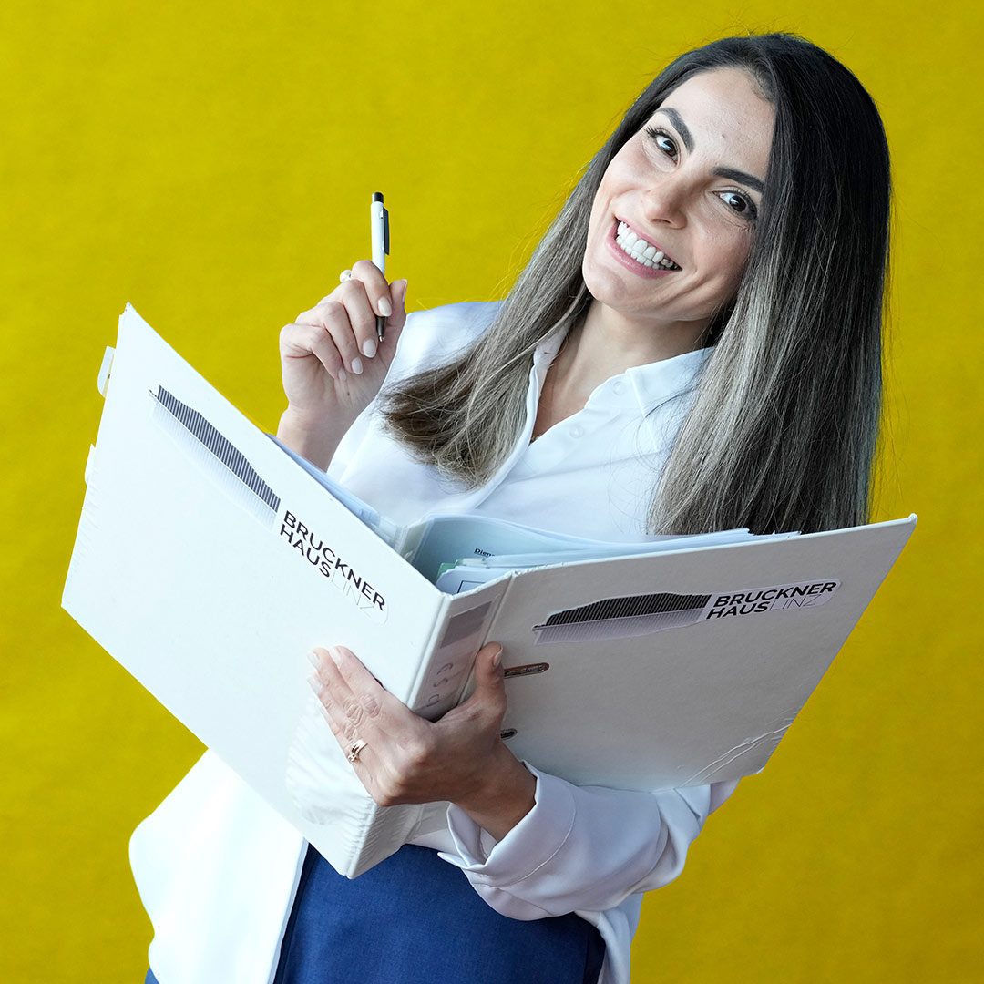 Shadi Jalali, Receptionist, Linz